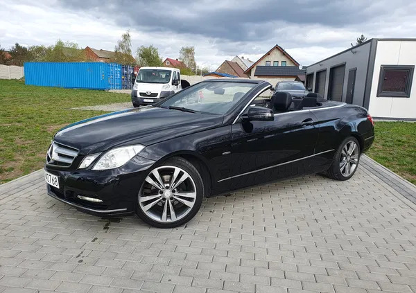 samochody osobowe Mercedes-Benz Klasa E cena 79900 przebieg: 98000, rok produkcji 2011 z Turek